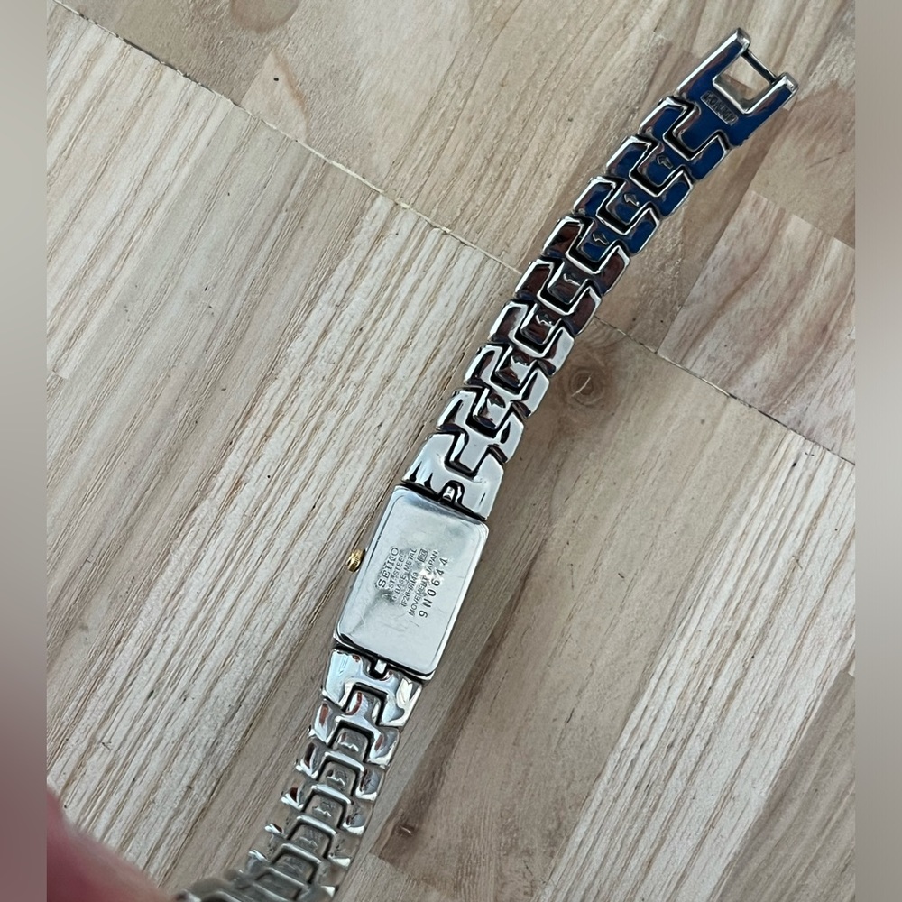 Seiko Rare Vintage Ladies Watch Curved Crystal White Dial Two-Tone Bracelet - Picture 13 of 15